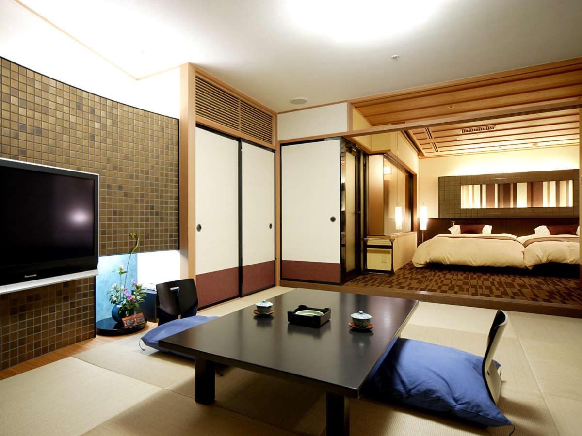 Notoya Hotel Komatsu  Buitenkant foto