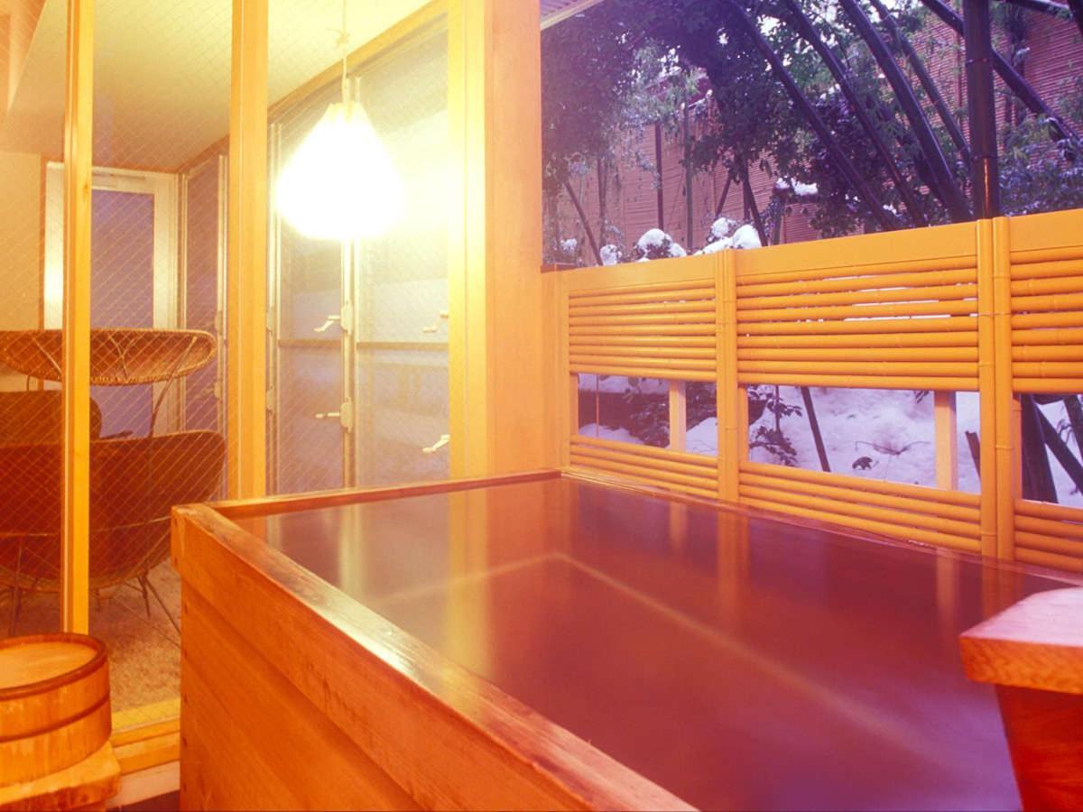 Notoya Hotel Komatsu  Buitenkant foto
